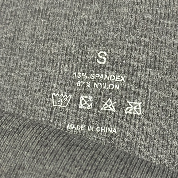 Like New NVGTN Sz S Gray Camo Leggings-Mid Calf Length-Seamless - Picture 9 of 11